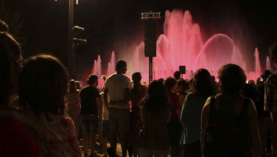 TEATRE_BARCELONA-neus_riba_bertolin-DAGOLL_DAGOM_40_ANYS-REVISTA-font_montjuic_magica_1