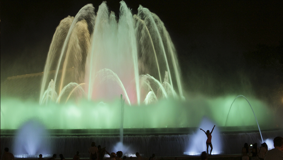 TEATRE_BARCELONA-neus_riba_bertolin-DAGOLL_DAGOM_40_ANYS-REVISTA-font_montjuic_magica_2