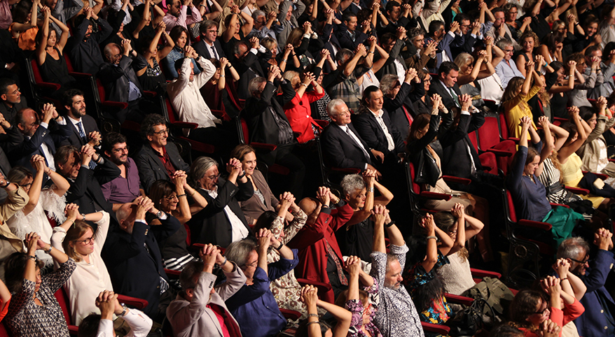 TEATRE_BARCELONA-catalunya_aixeca_el_telo_gala_liceu-REVISTA_1