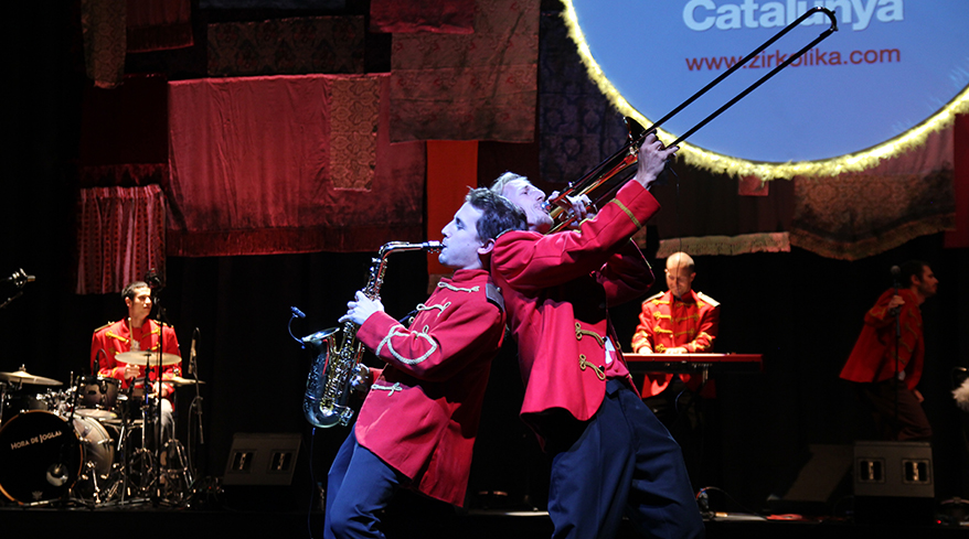 TEATRE_BARCELONA-premis_zirkolika_2015_neus_riba-REVISTA_2