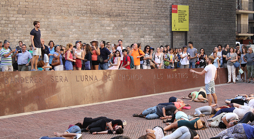 TEATRE_BARCELONA-sang_fetge-flash_mob-neus_riba-REVISTA_6