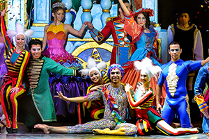 Una Ventafocs plena d’acrobàcies uneix els mons del Cirque du Soleil i Walt Disney