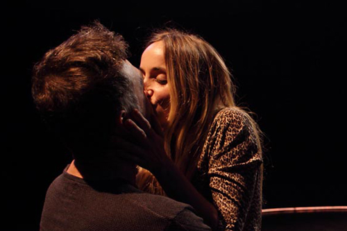 Guanya entrades dobles per a ‘Carinyo’ a l’Escenari Joan Brossa