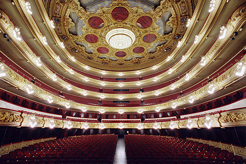 El Liceu et porta l’òpera a casa