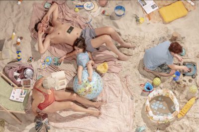 El Teatre Lliure se convierte en una playa en 'Sun & Sea'