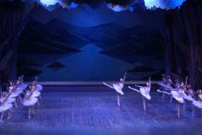 (GALERIA)TEATRE-BARCELONA-el-lago-de-los-cisnes-2