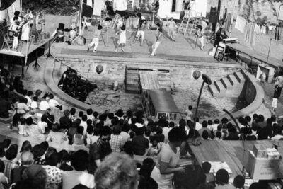 Festival Grec: Compromís, festa i enyorança llibertària