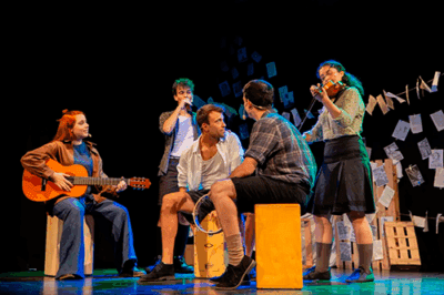 Guanya entrades dobles per ‘Paràsits. El musical’ a l’Aquitània Teatre