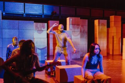 TEATRE-BARCELONA-Nascuts lliures (7)