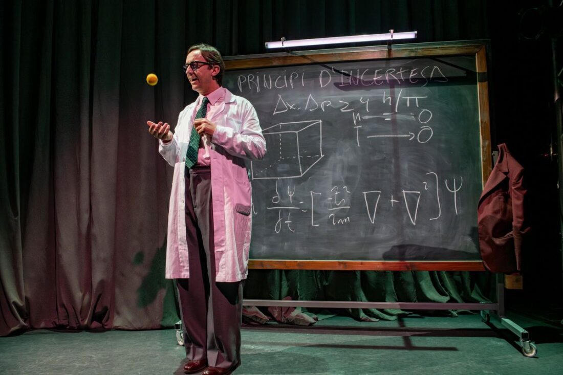 teatre barcelona-l'ultim atom (2)