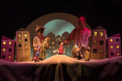 TEATRE-BARCELONA-Jagilé el porquet verd blau (4)