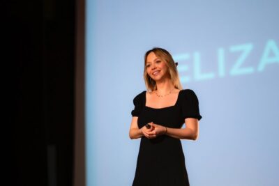 TEATRE-BARCELONA-Querida yo tenemos que hablar (2)