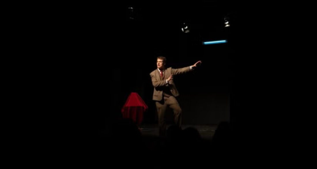Cia DeVil: La conferencia