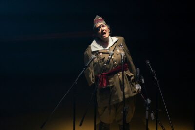 TEATRE-BARCELONA-Cantando bajo las balas (3)