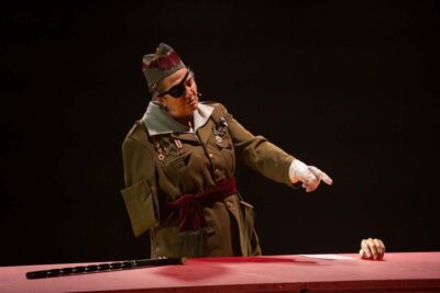 TEATRE-BARCELONA-Cantando bajo las balas (5)