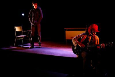 teatre barcelona-la llei de la gravetat (2)