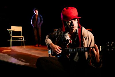 teatre barcelona-la llei de la gravetat (8)