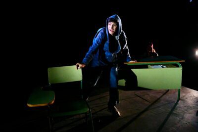 teatre barcelona-la llei de la gravetat (9)