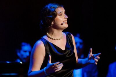 TEATRE-BARCELONA-Festeig i giravolt (1)