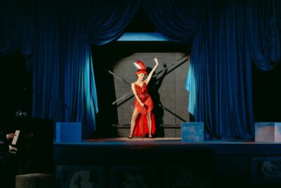 TEATRE-BARCELONA-Tot fent la bella Helena (2)
