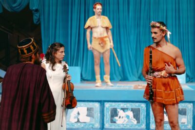 TEATRE-BARCELONA-Tot fent la bella Helena (5)