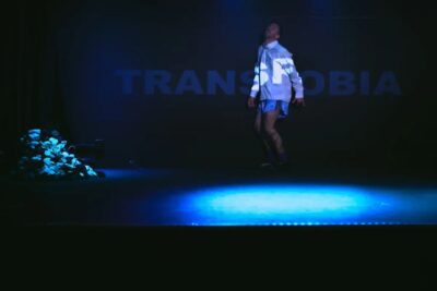 TEATRE-BARCELONA-GALERIA-MANUAL PARA FOLLARSE A UN MACHO CON VAGINA (5)
